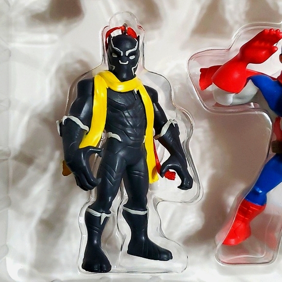 Hallmark Marvel's Larger Size Keepsake Christmas Tree Ornaments Set of 6 - Picture 10 of 16